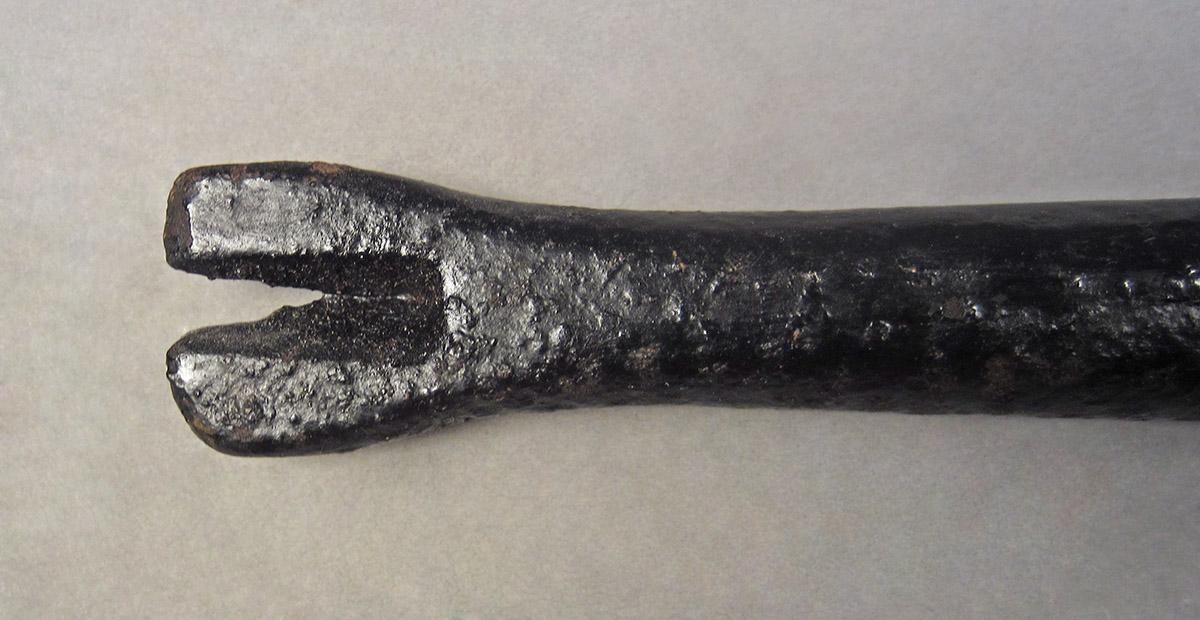 1957.0026.248, carpenter's pincers, handle end 1