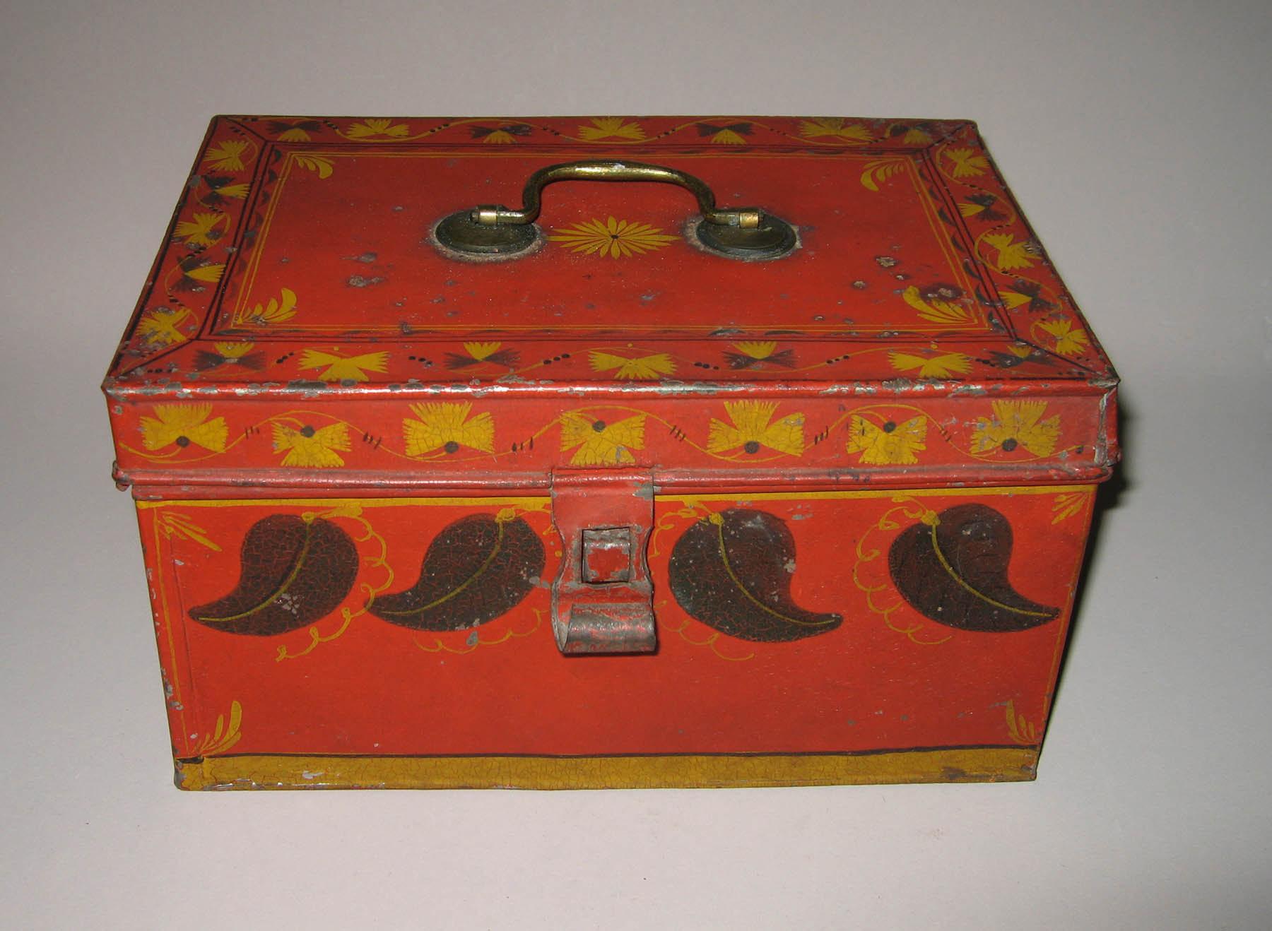 1967.0822 Box (view 2)
