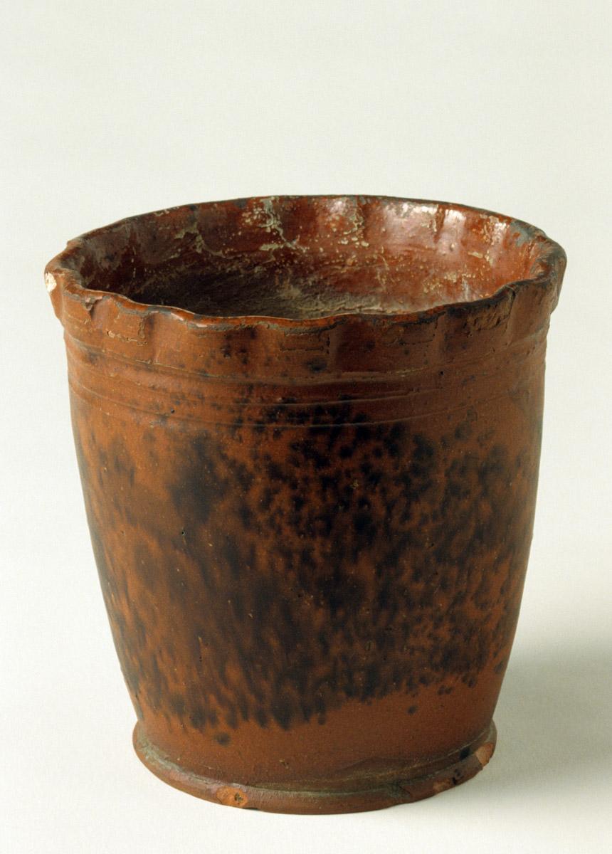 1967.0824 Flower container