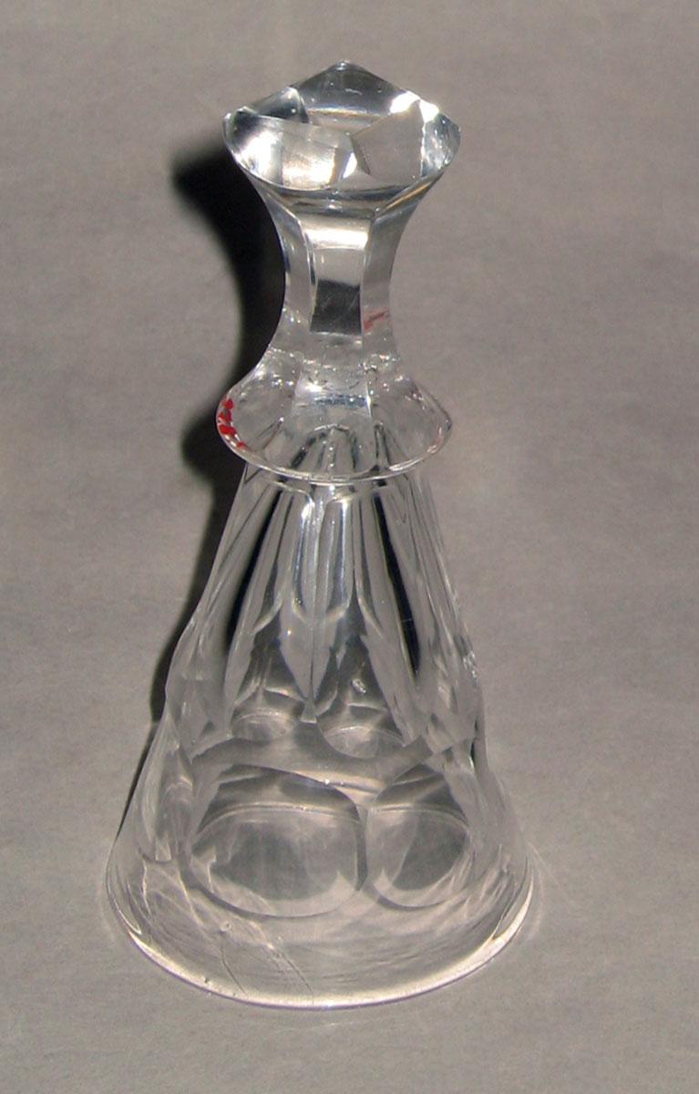 1967.0859.001 Colorless glass coaching glass