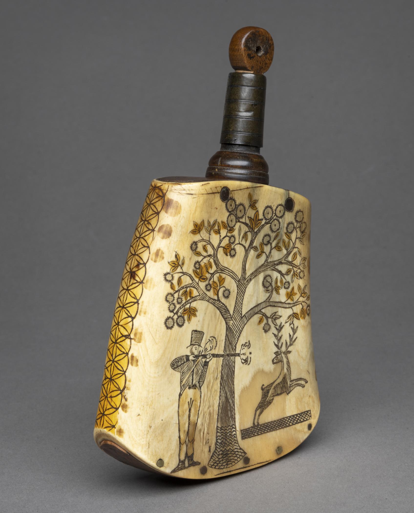 1967.0863 Priming flask, view 4