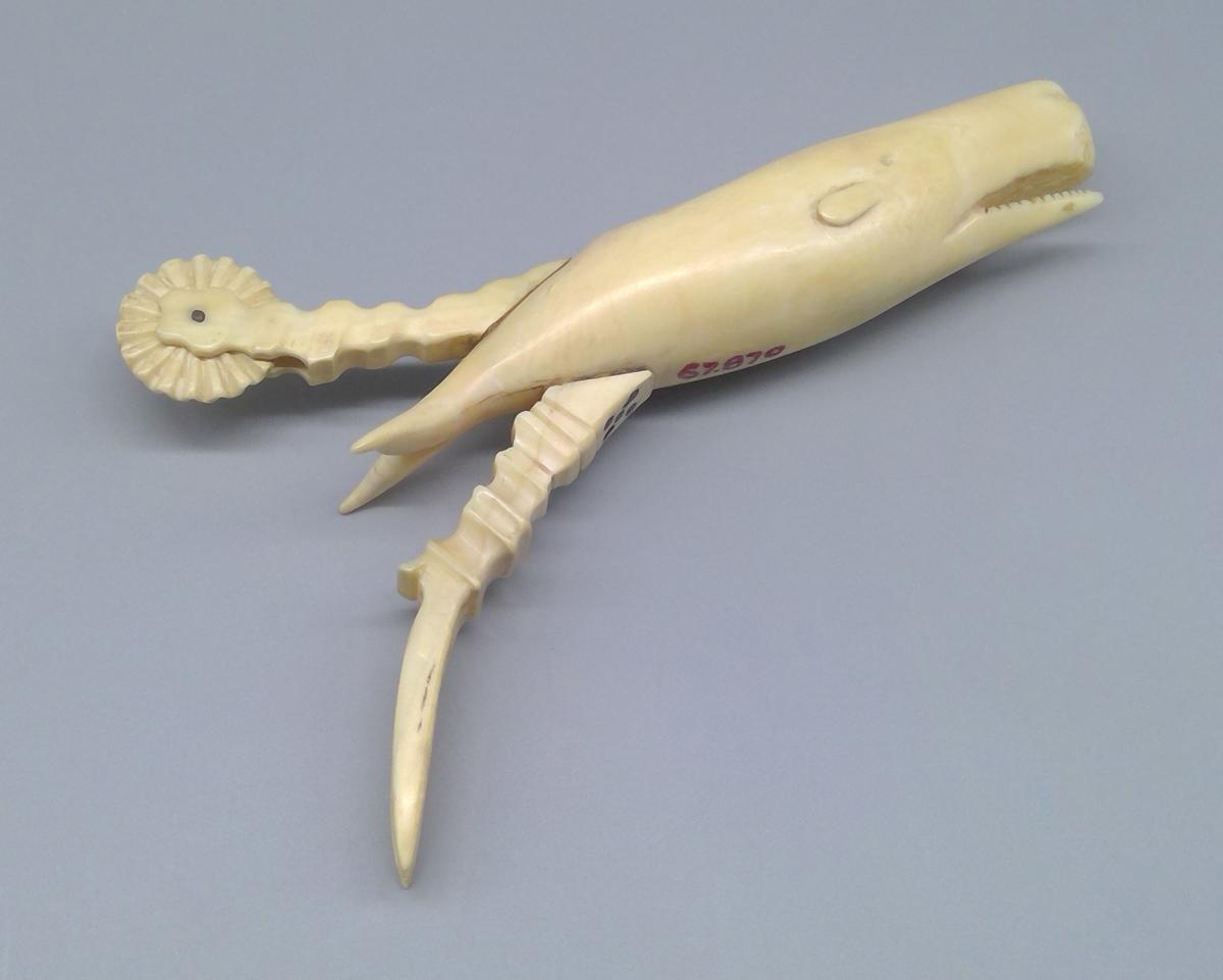 1967.0870 Pastry crimper, view 3