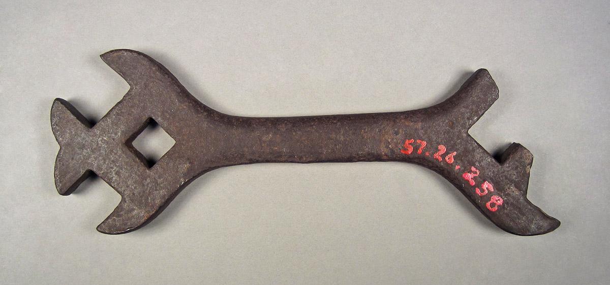 1957.0026.258, Wrench, side 2