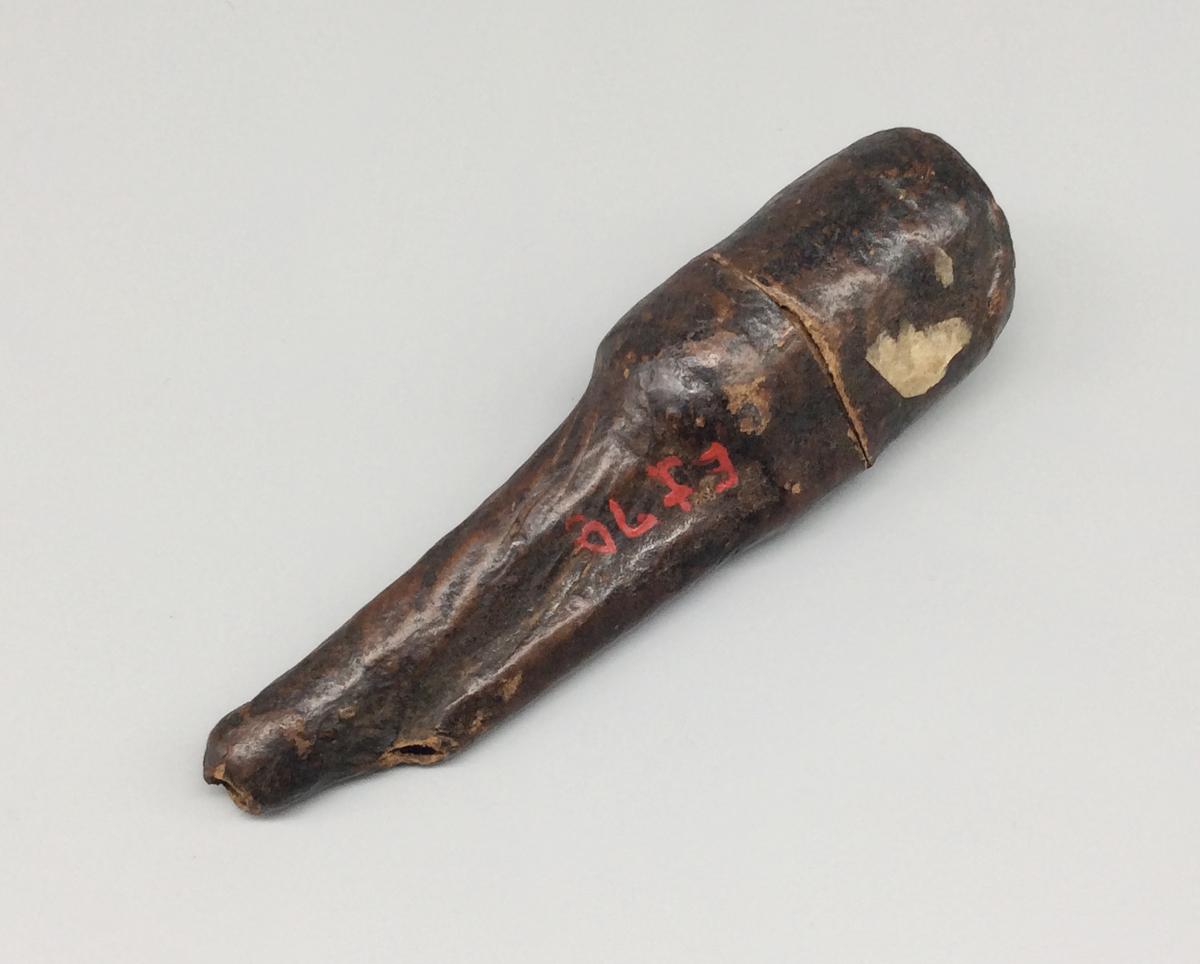 1967.0924 A- F Inkhorn and case, view 5