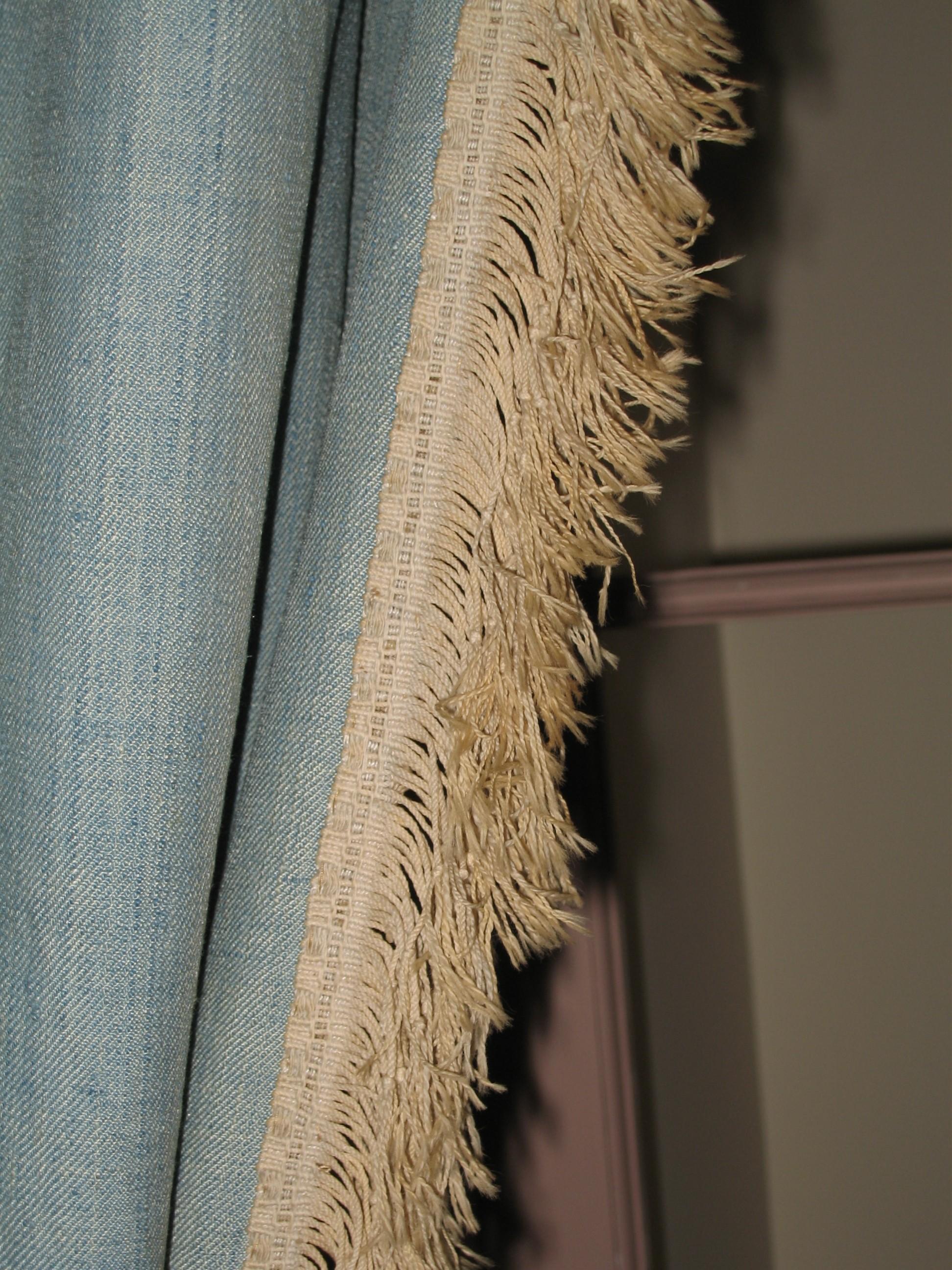 1967.0949 fringe detail
