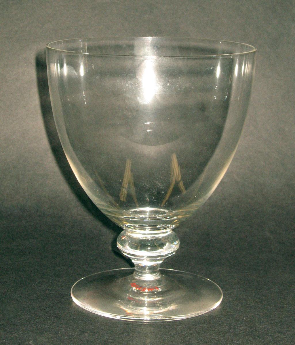 1967.0954.001 Glass goblet