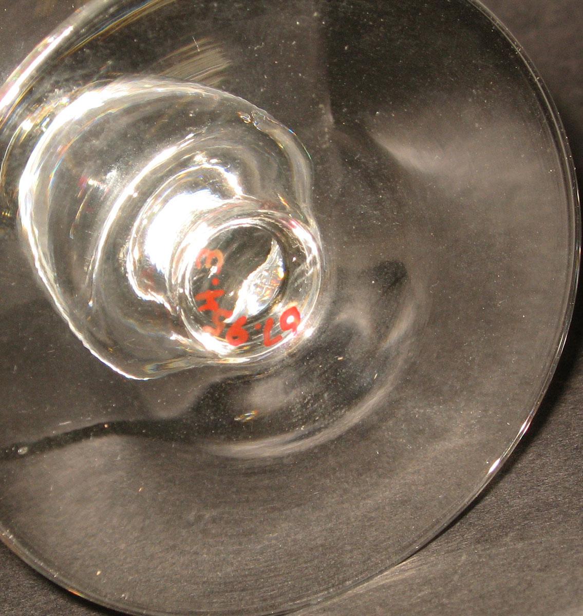 1967.0954.003 Glass goblet (underside)