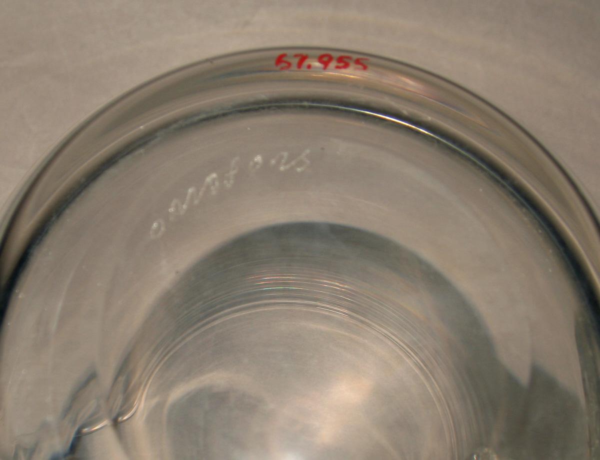 1967.0955 Glass jug (underside)