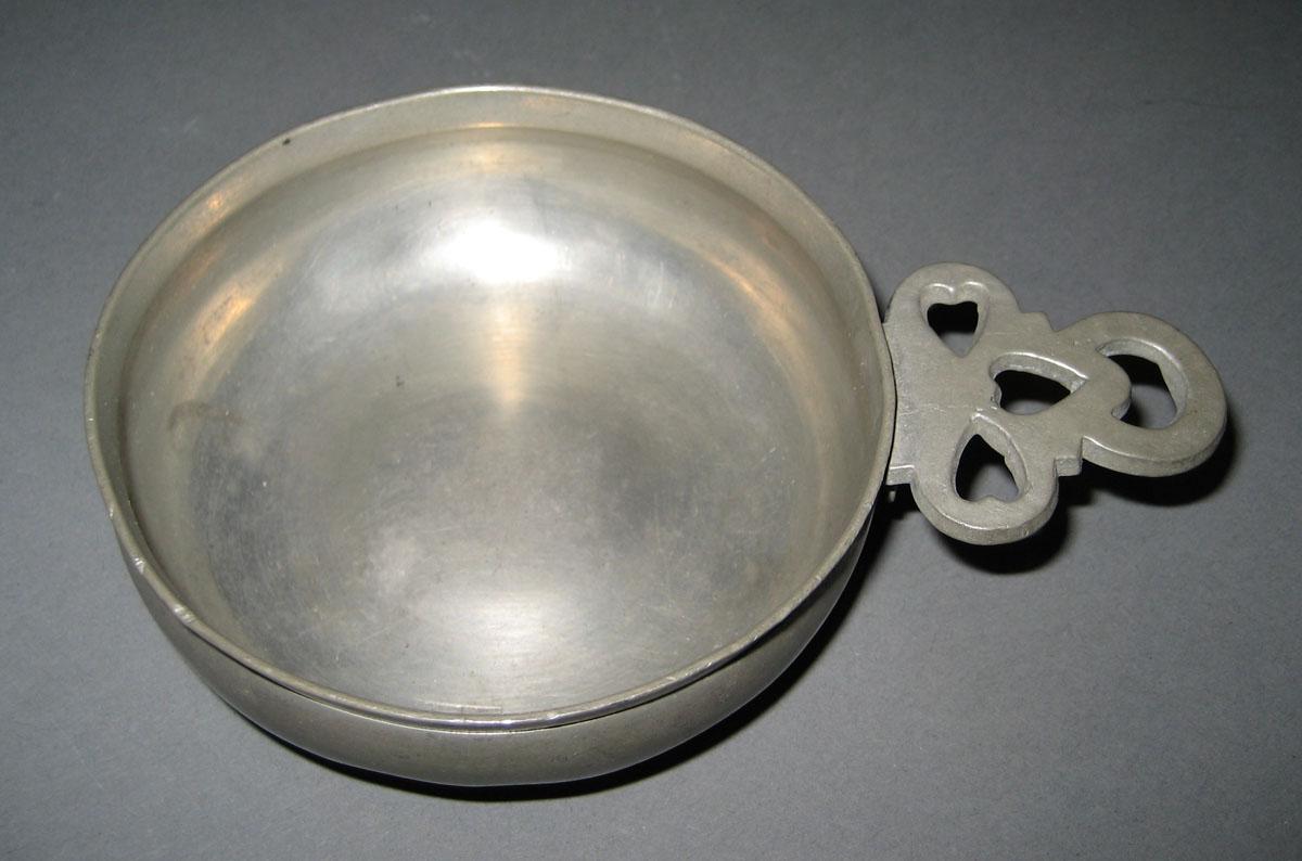 1967.0960 Porringer