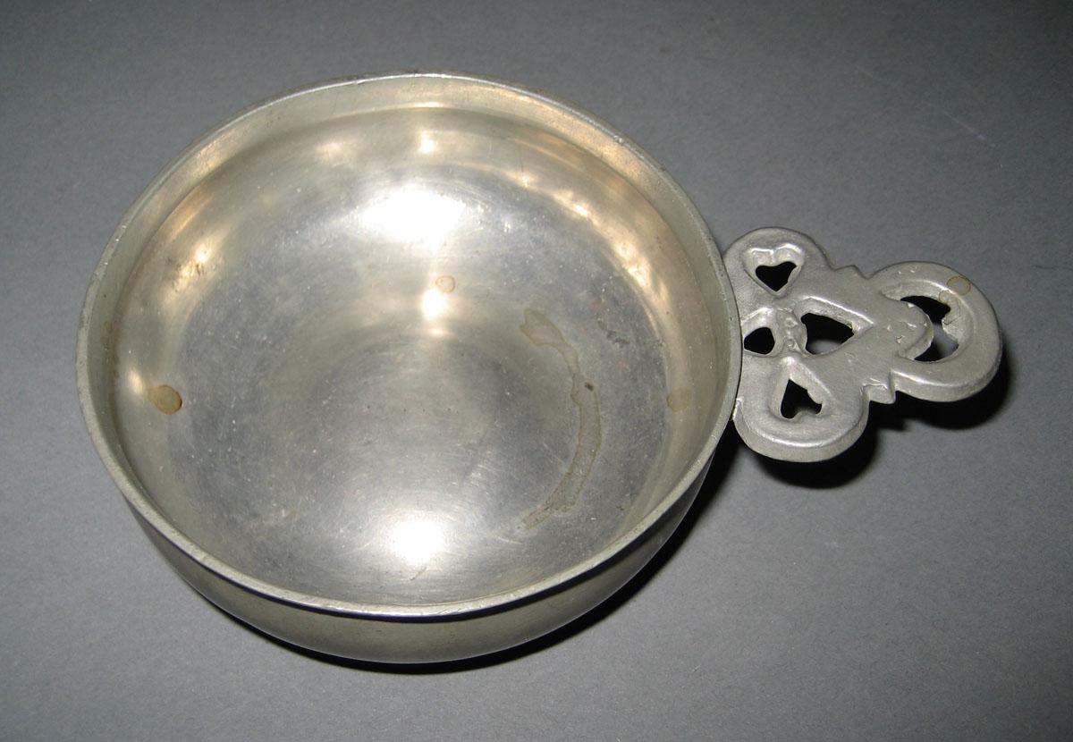 1967.0961 Porringer