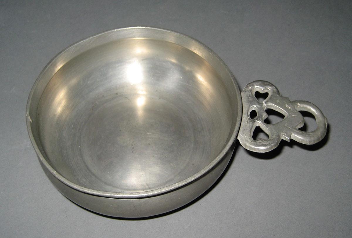 1967.0963 Porringer