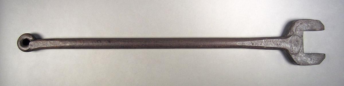 1957.0026.267, Wrench, side 2