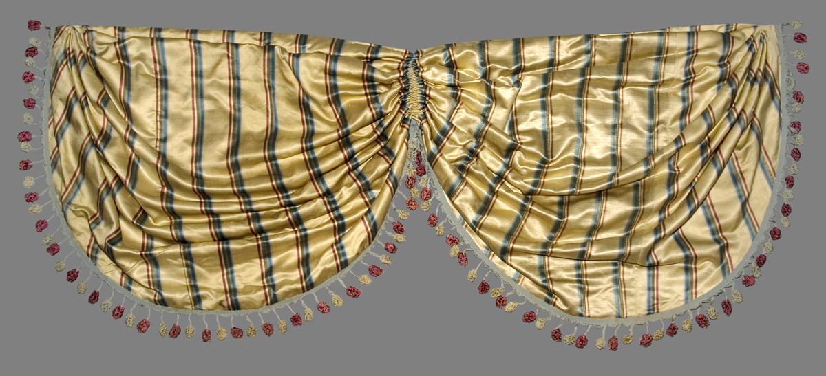 1967.0990.001 C Window Hanging, Valance