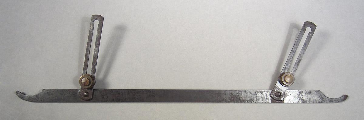 1957.0026.272, Rule, side 1