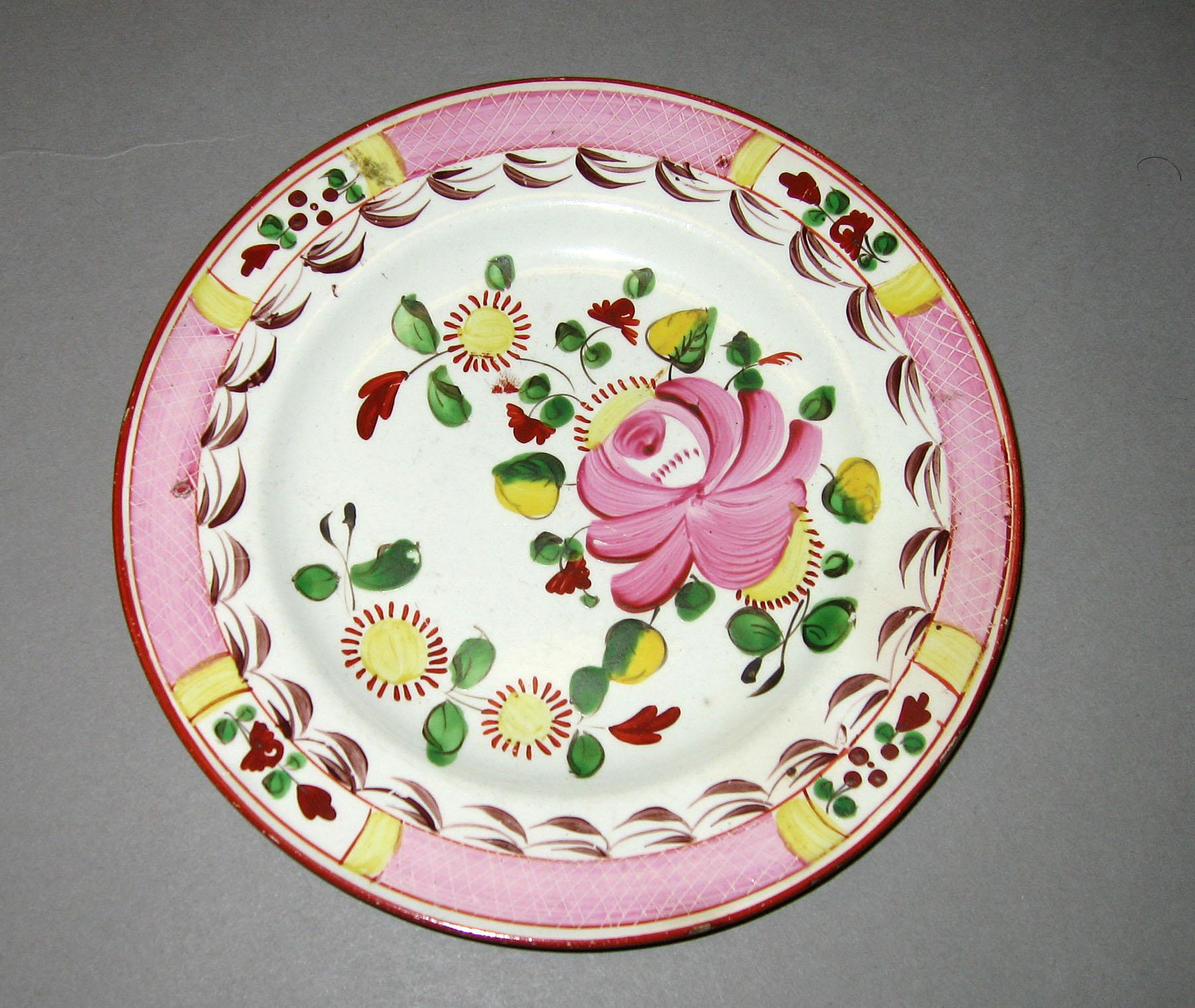 1967.1002 Queen's rose pattern plate