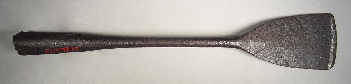 1957.0026.273, Boat spade, side 1