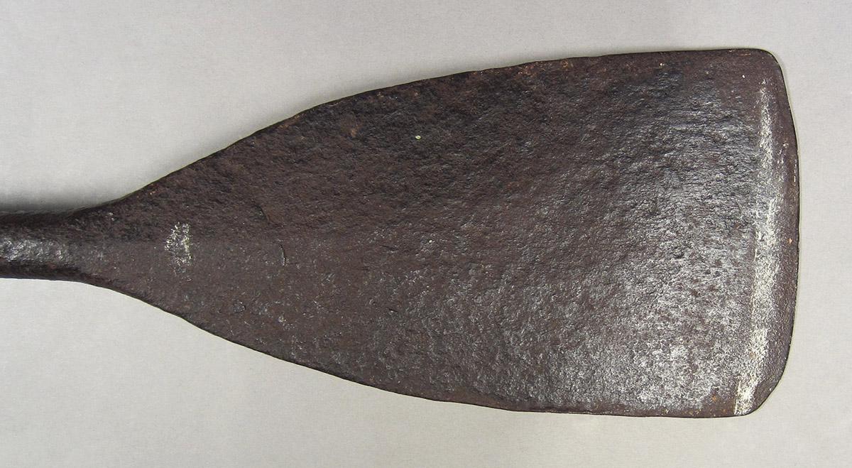 1957.0026.273, Boat spade, blade side 1