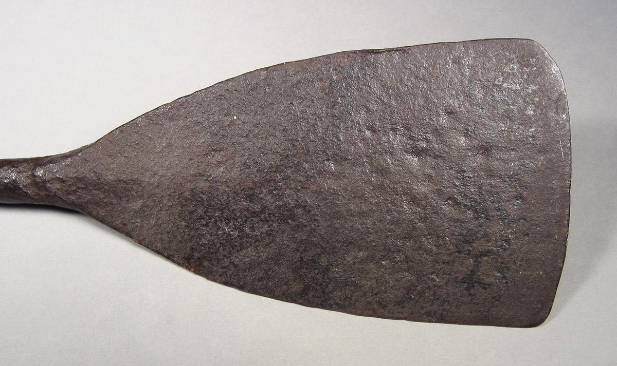 1957.0026.273, Boat spade, blade side 2