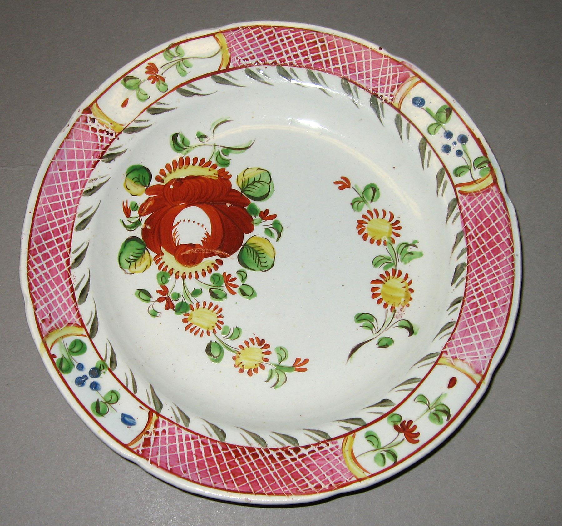 1967.1005 King's rose pattern plate
