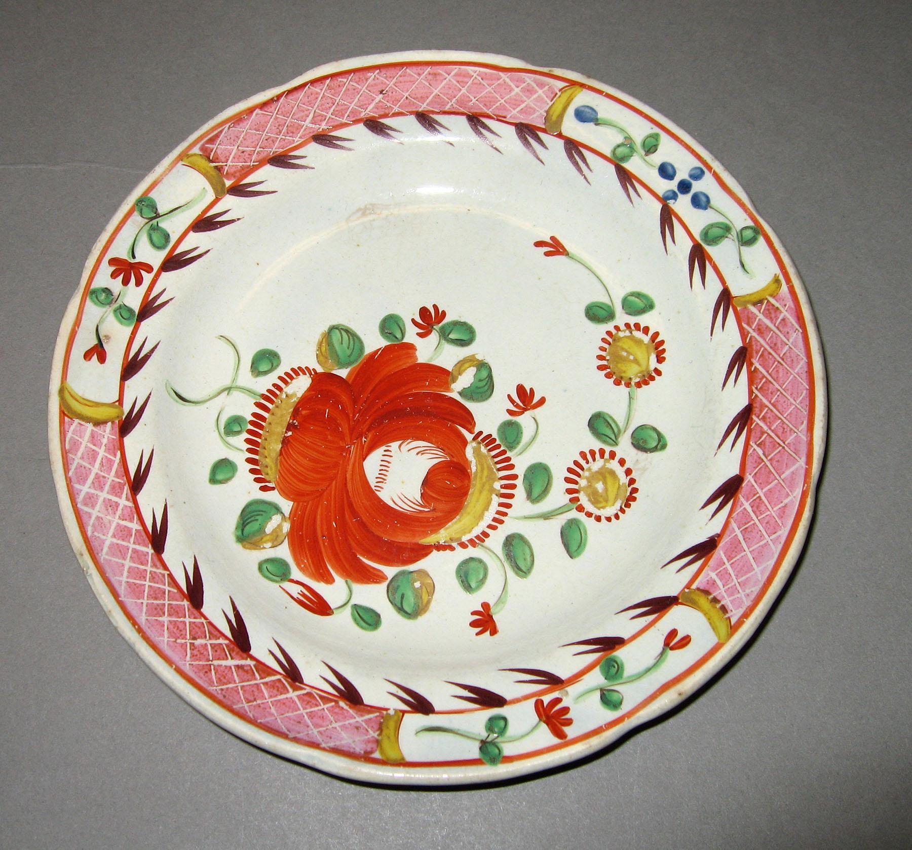 1967.1008.001 King's rose pattern plate
