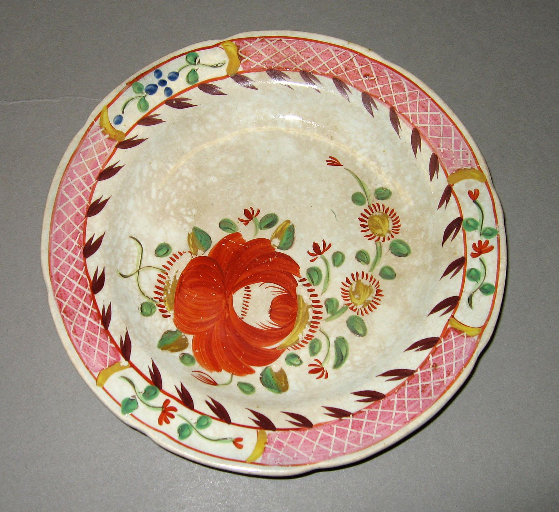 1967.1008.002 King's rose pattern plate