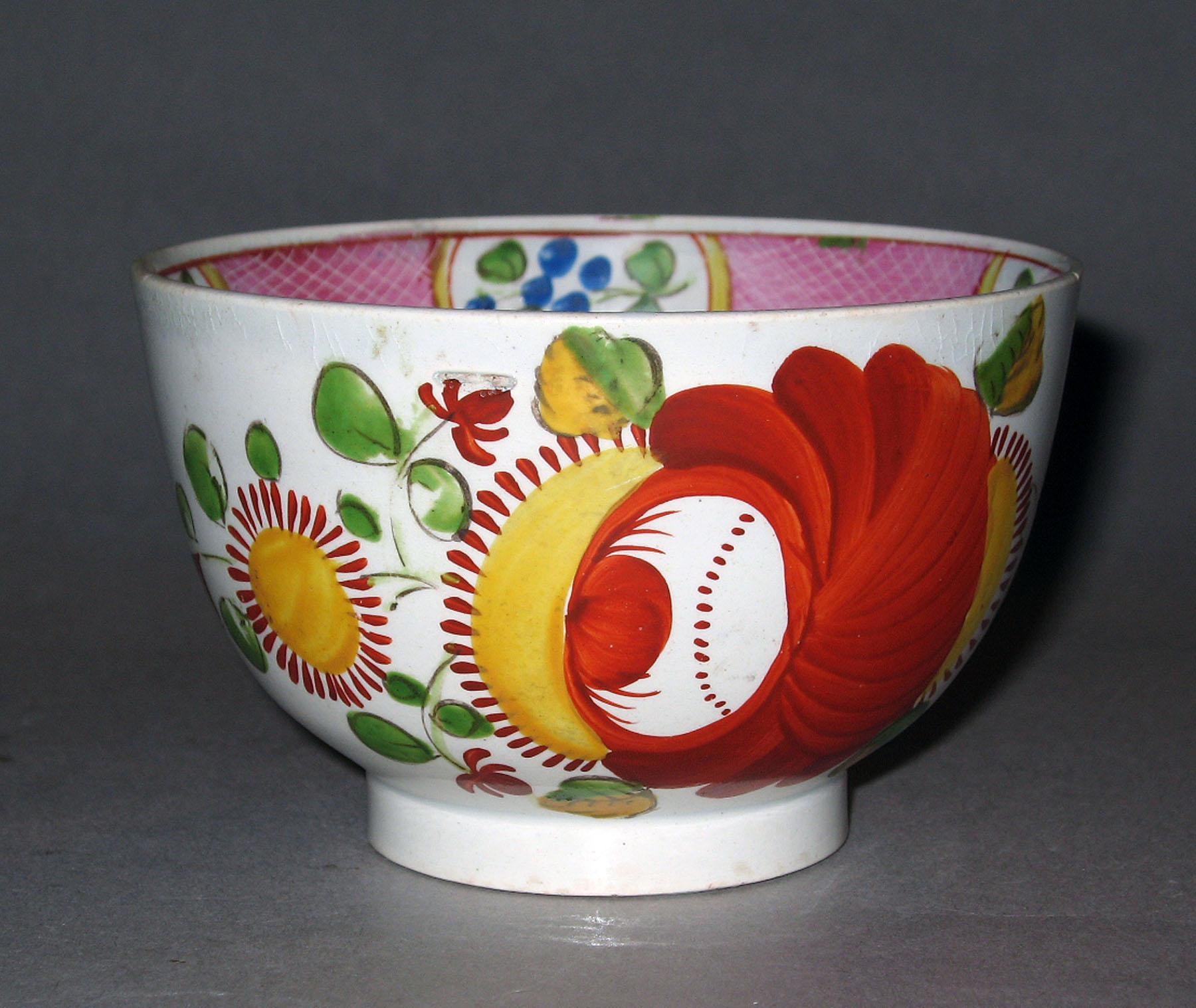 1967.1011.003 Pearlware teabowl