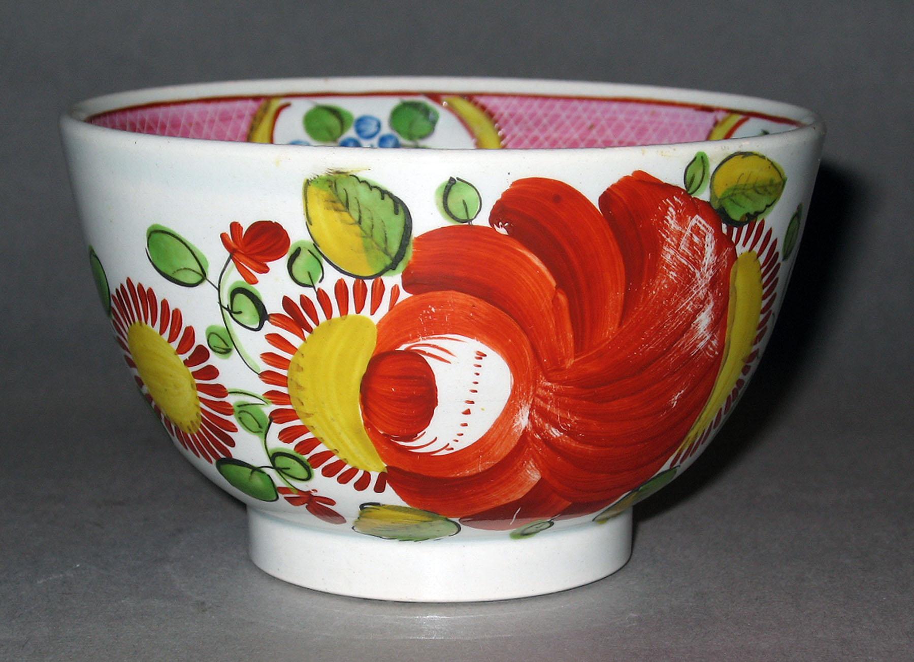 1967.1011.004 Pearlware teabowl