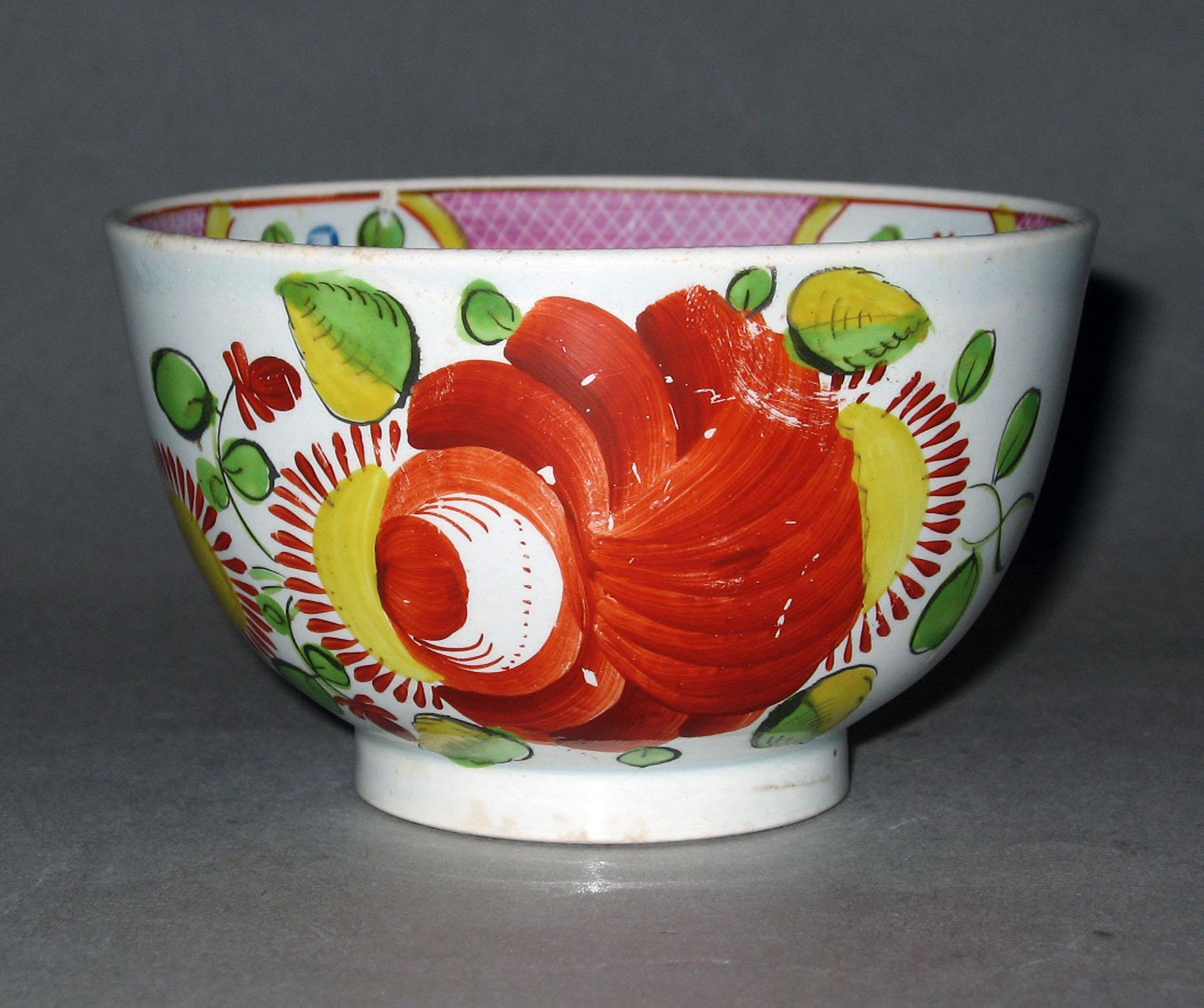 1967.1011.007 Pearlware teabowl