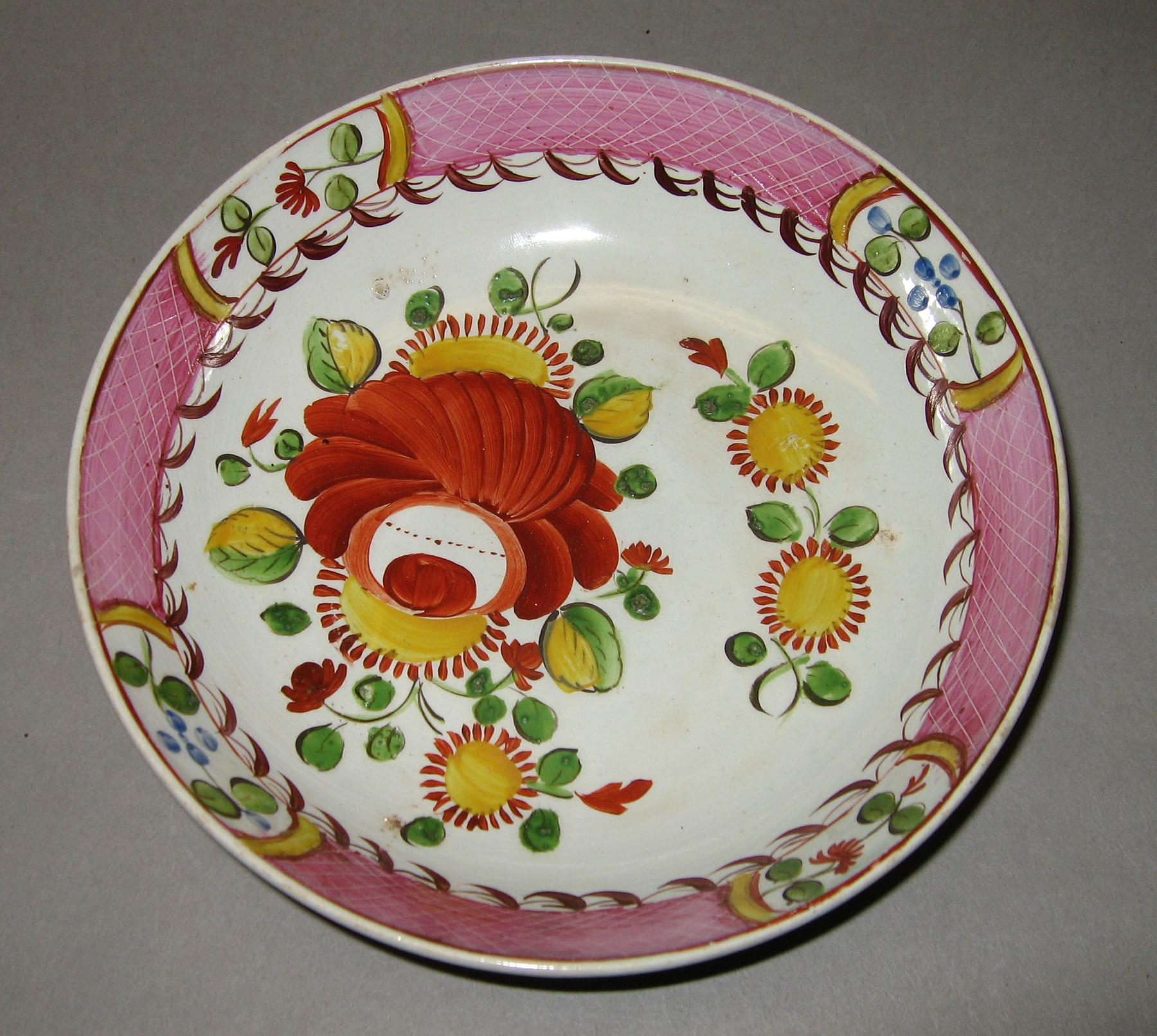 1967.1014.003 Pearlware saucer
