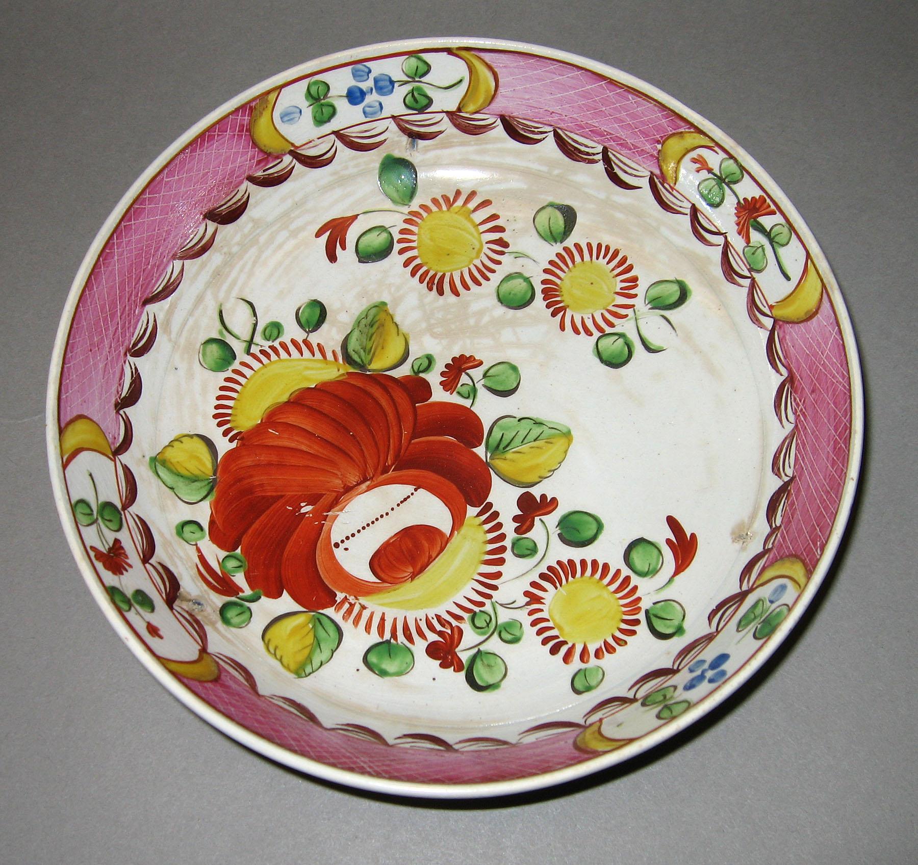 1967.1015.003 King's Rose pattern saucer