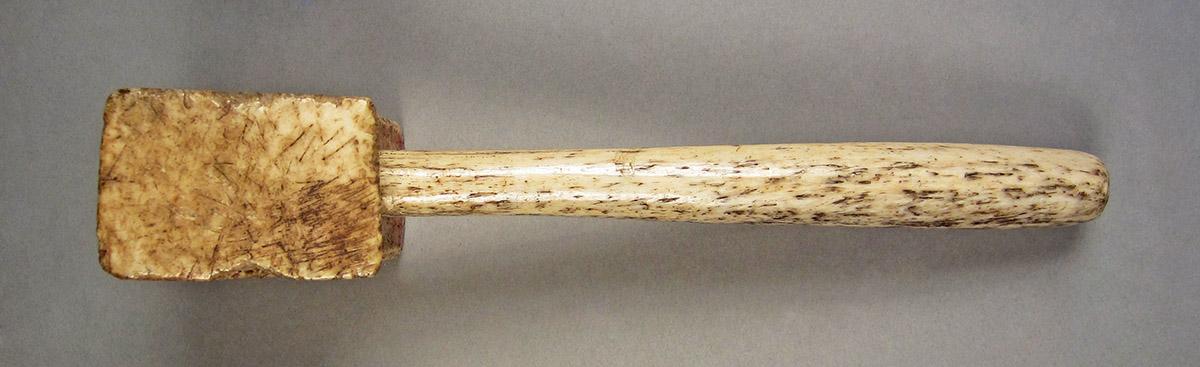 1957.0026.276, Mallet, side 2