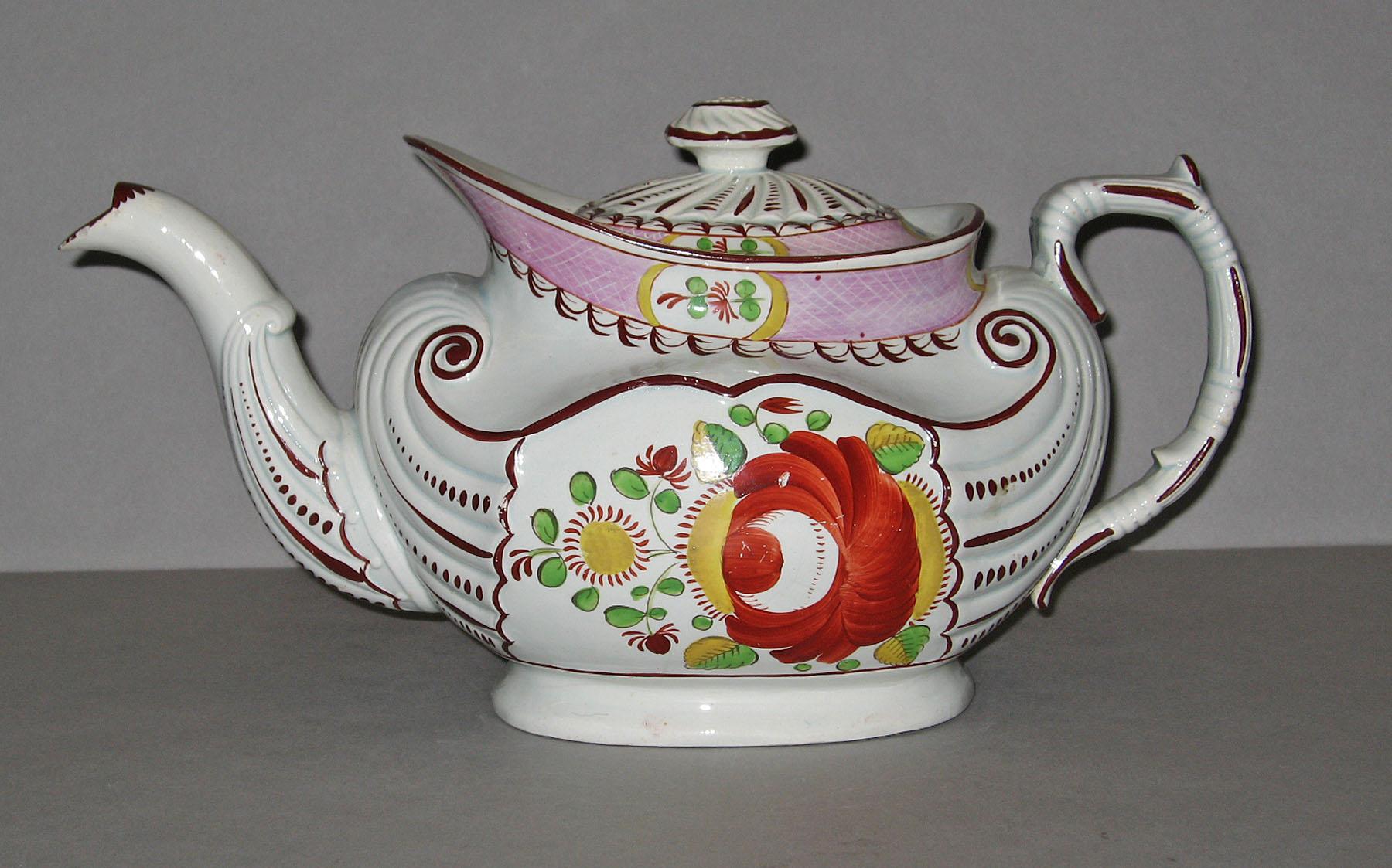 1967.1025.001 Pearlware water pot