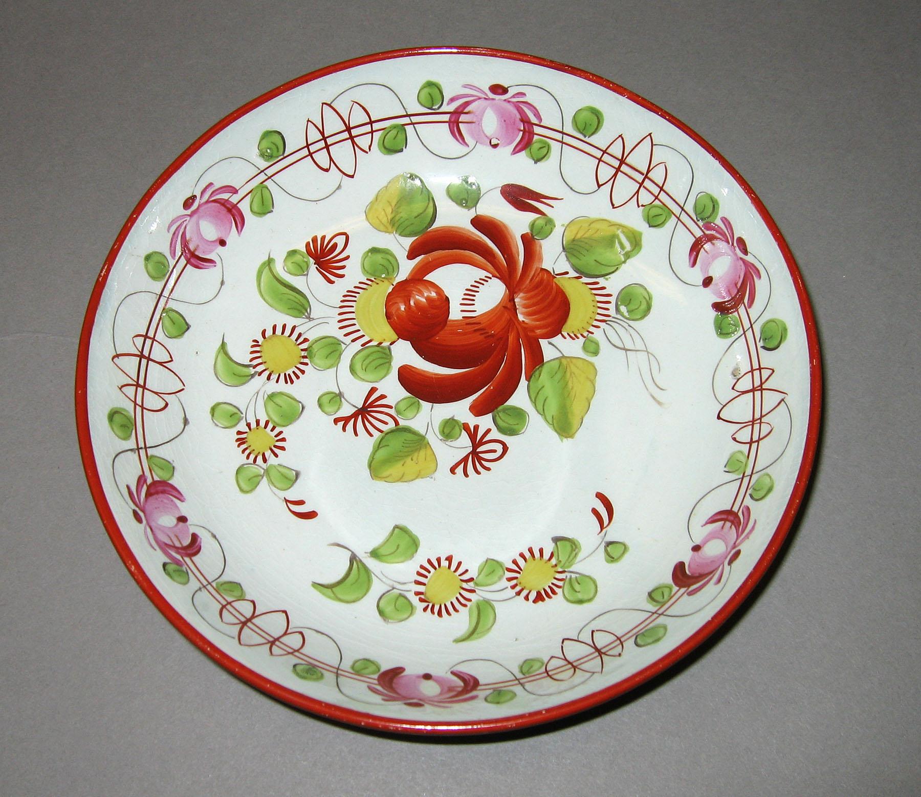 1967.1041 King's rose pattern saucer
