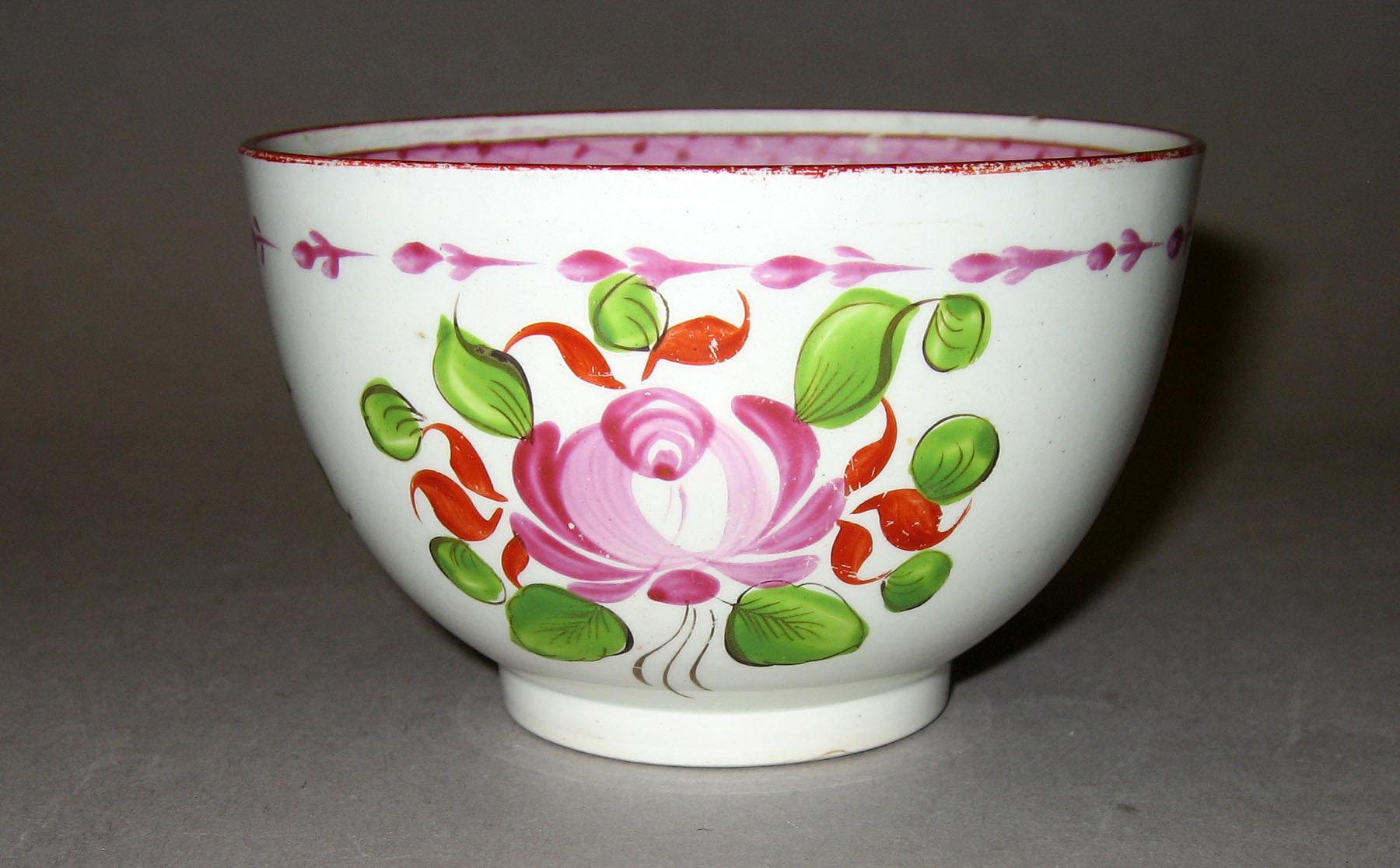 1967.1076.003 Pearlware teabowl