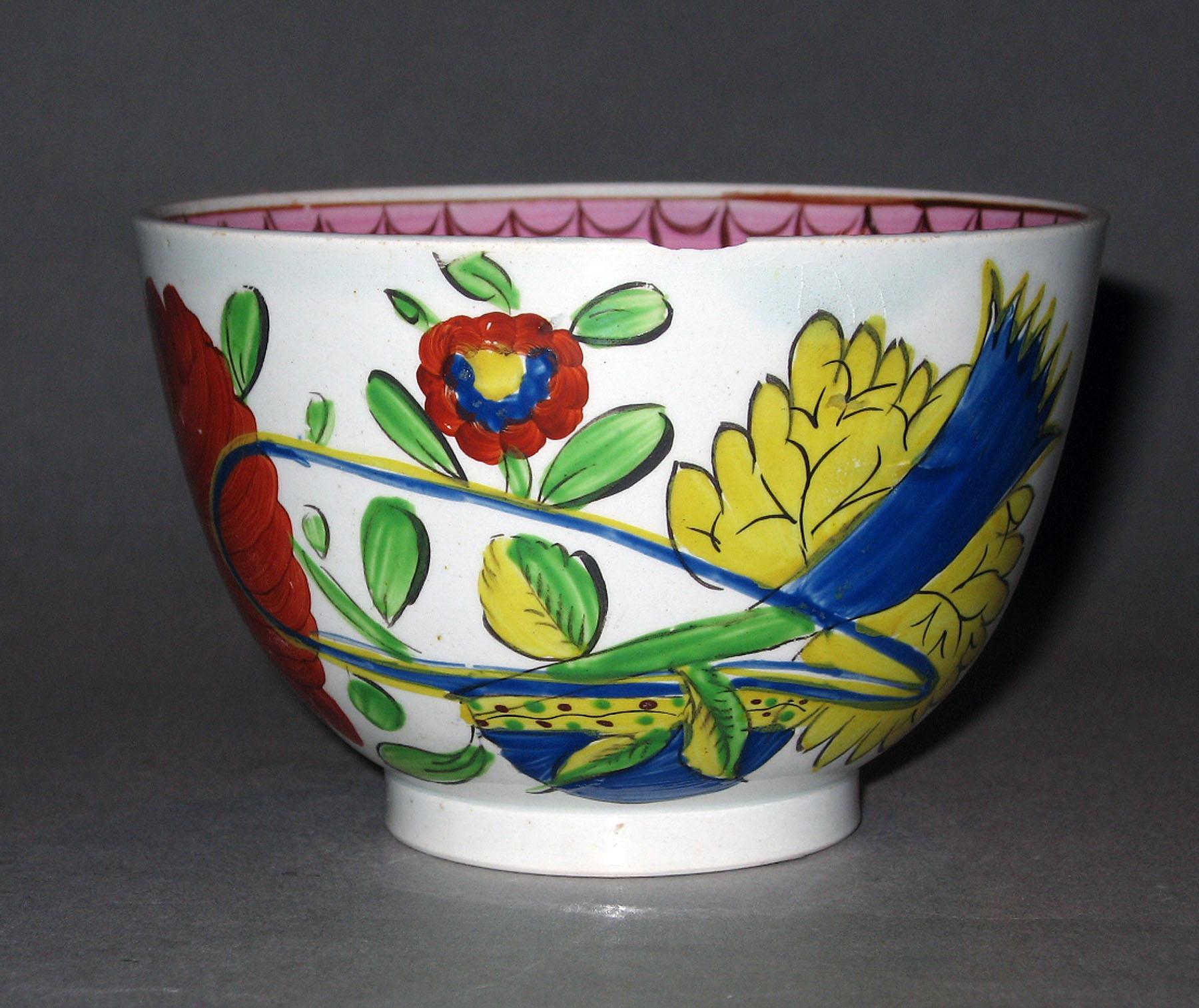 1967.1091.001 Pearlware teabowl