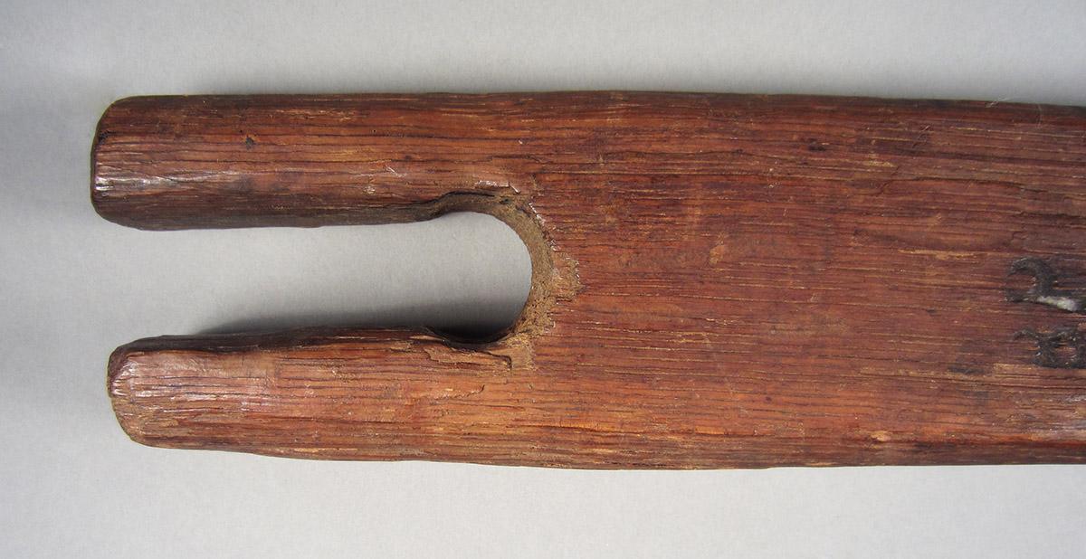 1957.0026.288 A, B Bed wrench, end detail