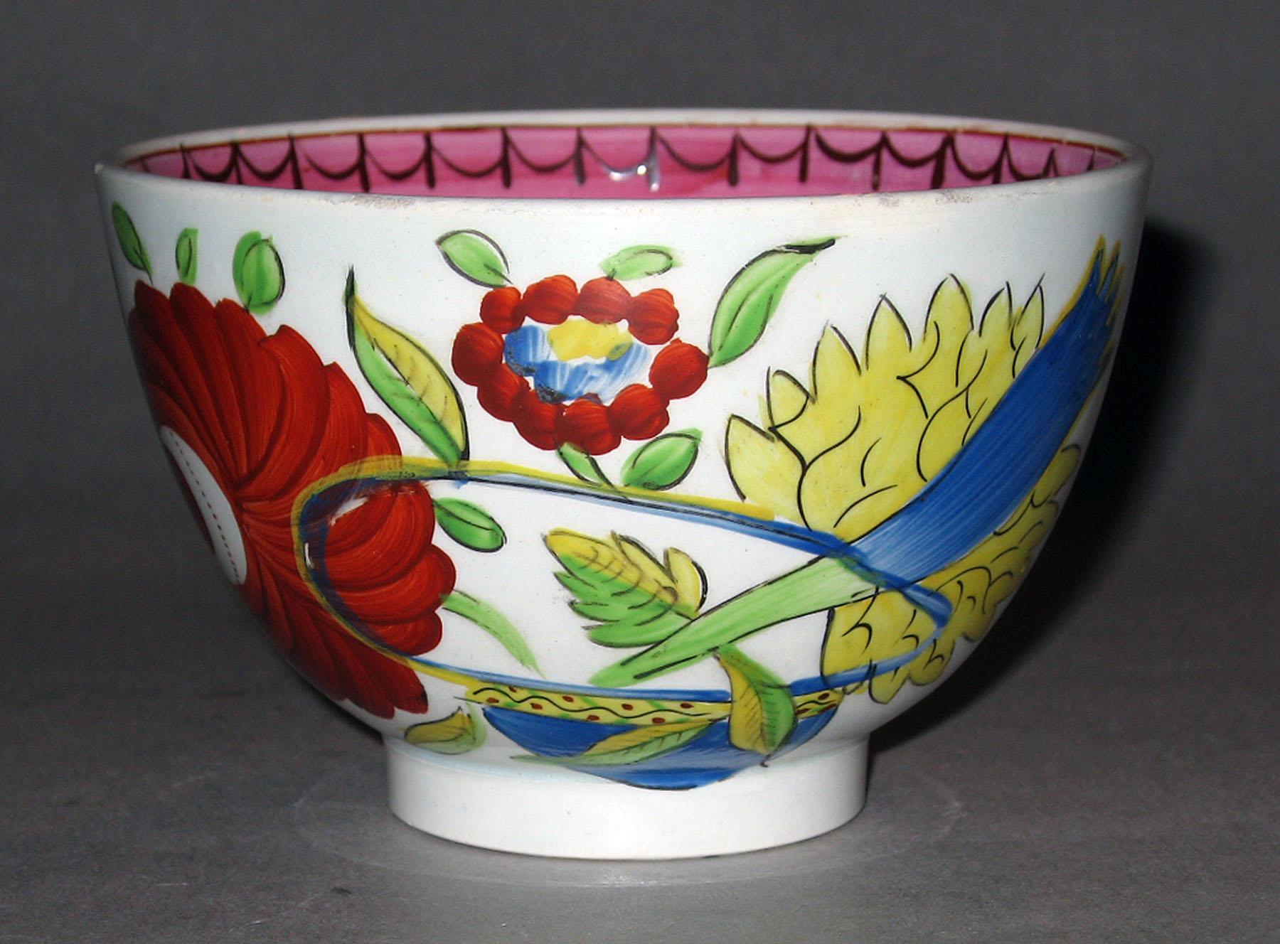 1967.1091.003 Pearlware teabowl