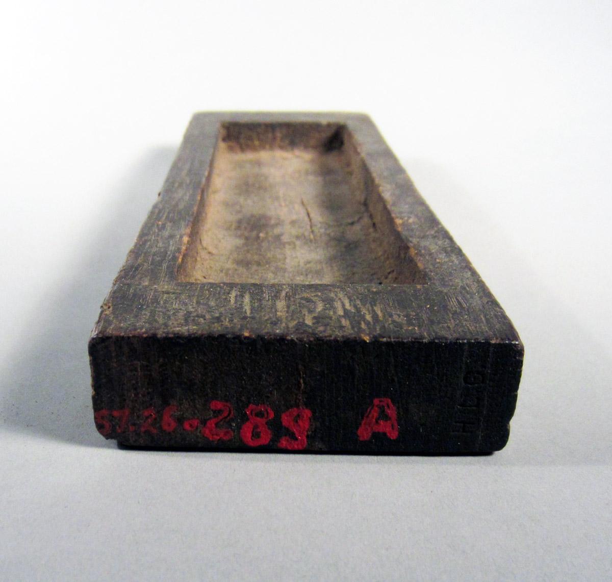 1957.0026.289 A Oil stone, Box and whetstone