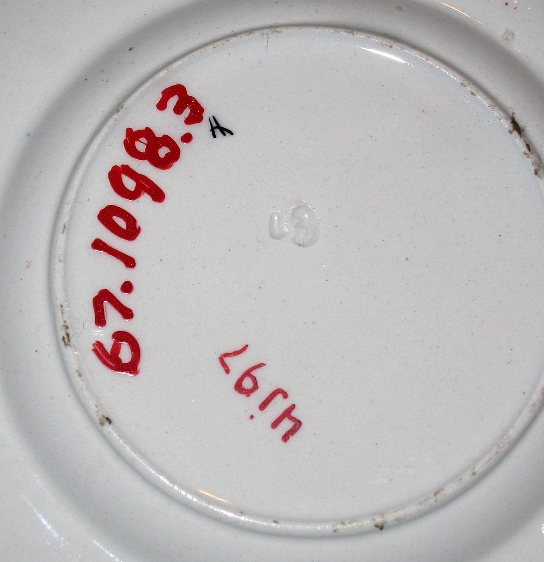 1967.1098.003 Pearlware plate (mark)