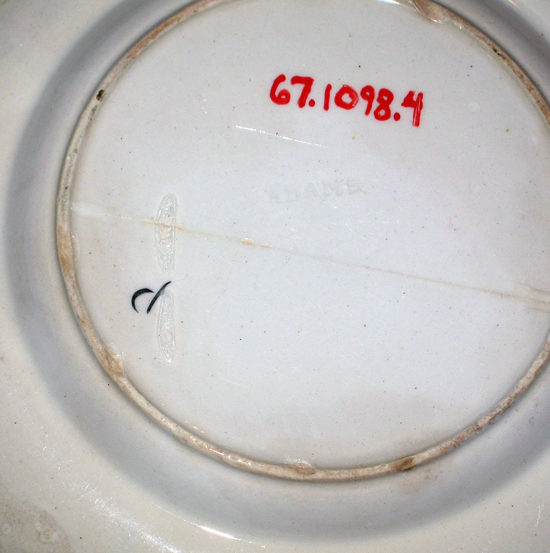 1967.1098.004 Pearlware plate (mark)