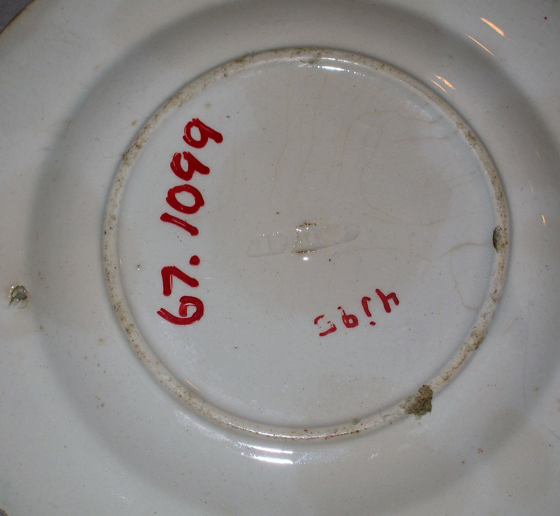 1967.1099 Pearlware plate (mark)