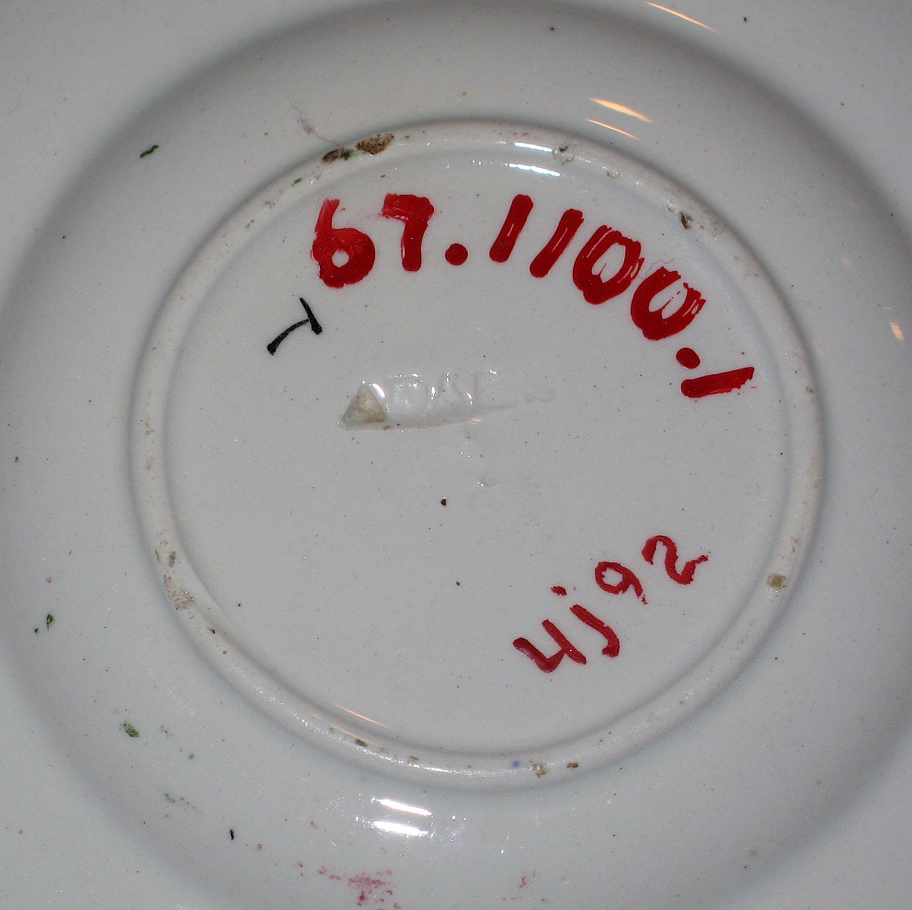 1967.1100.001 Pearlware plate (mark)