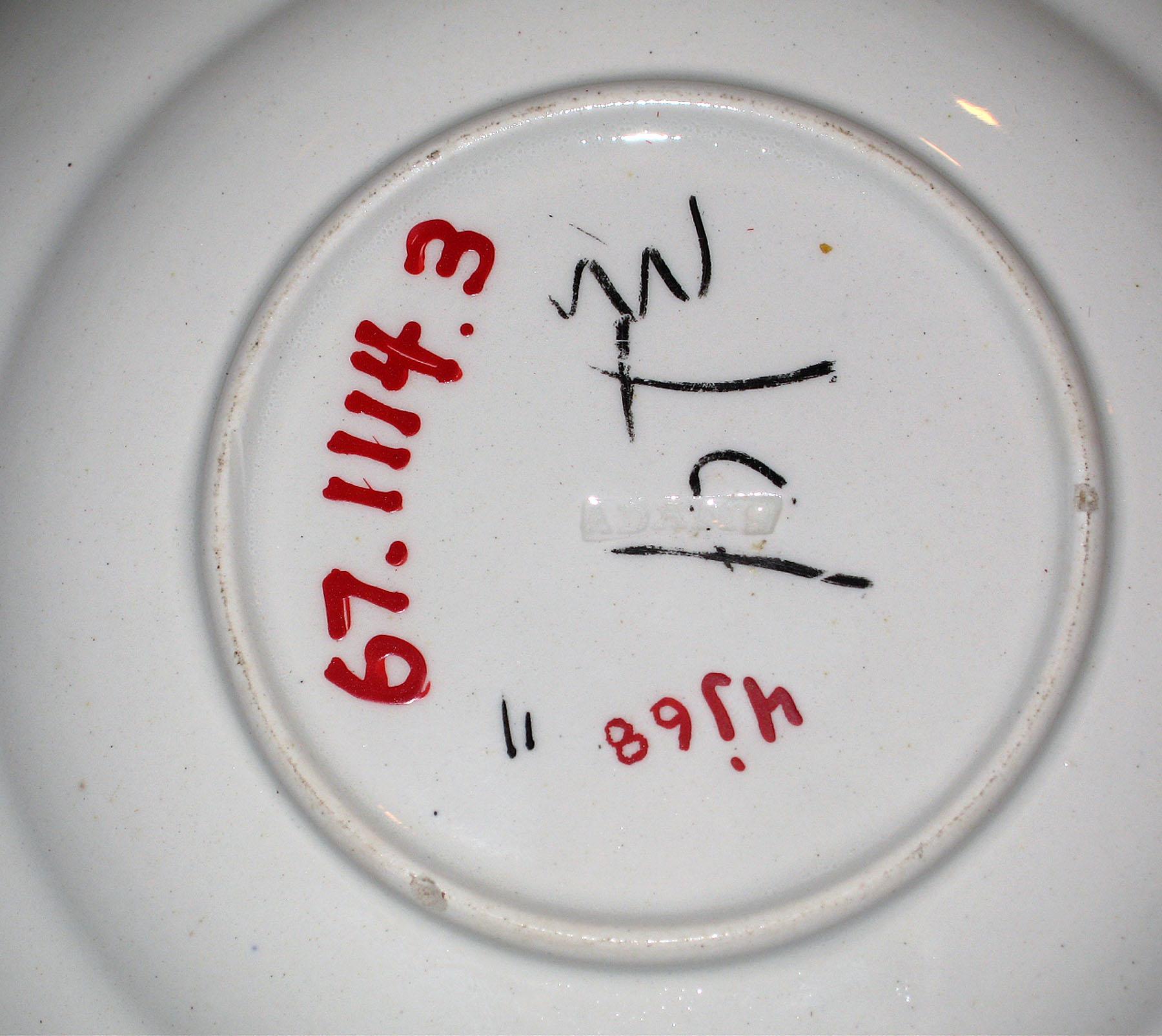 1967.1114.003 Pearlware saucer (mark)