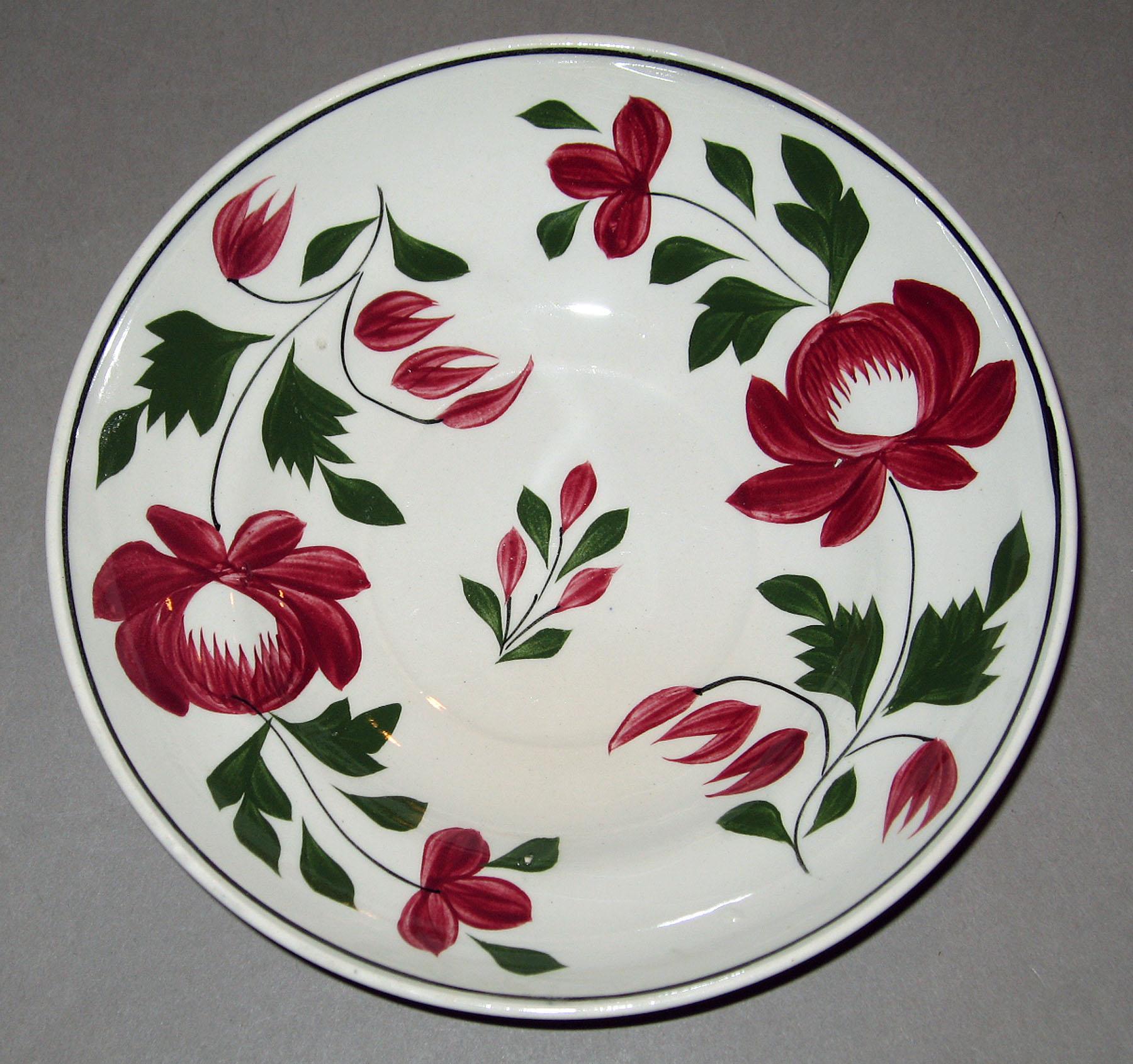 1967.1114.007 Pearlware saucer