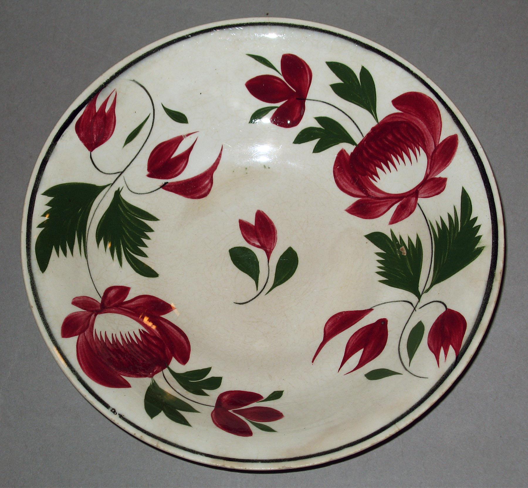 1967.1115.002 Pearlware saucer