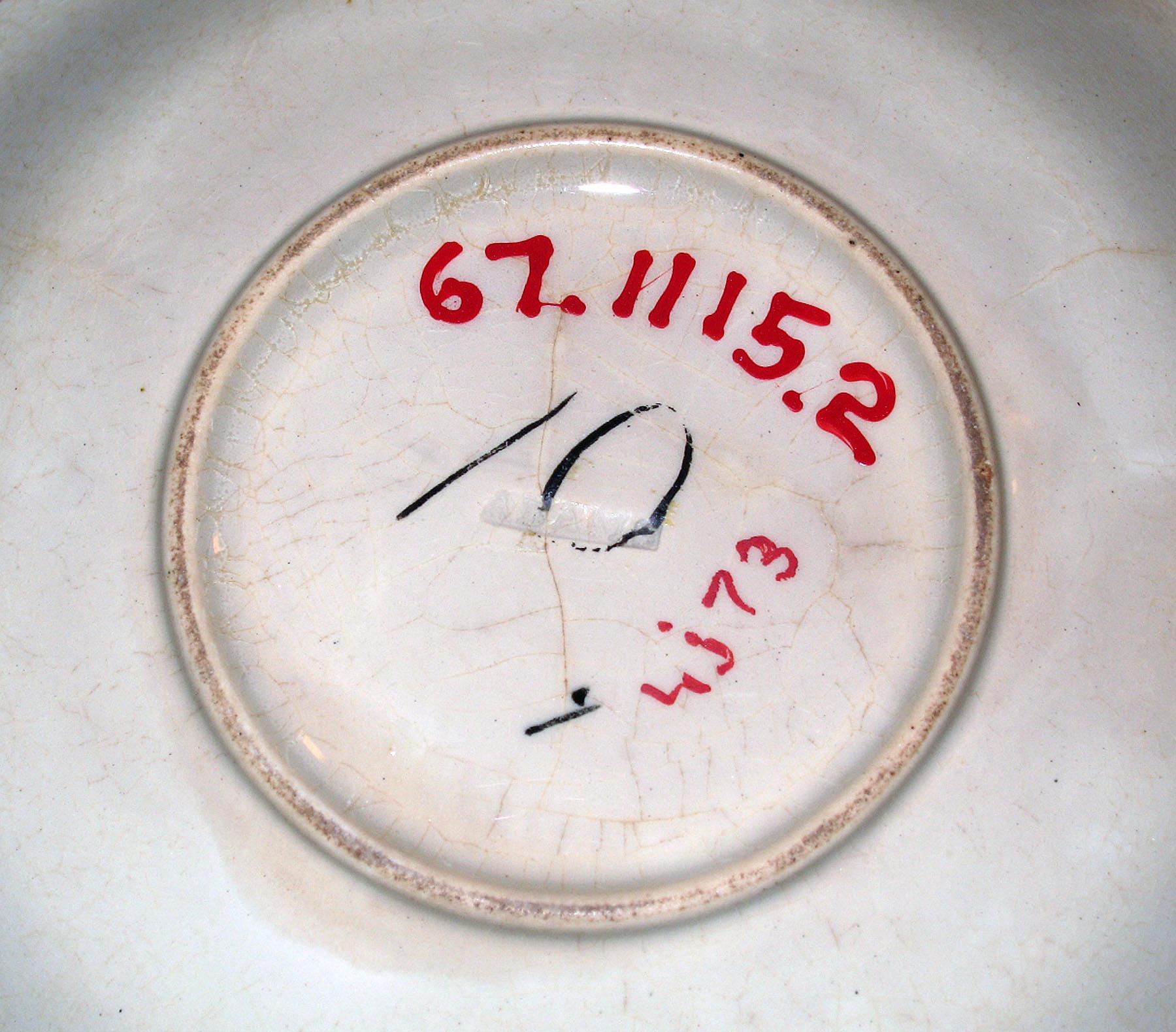 1967.1115.002 Pearlware saucer (mark)
