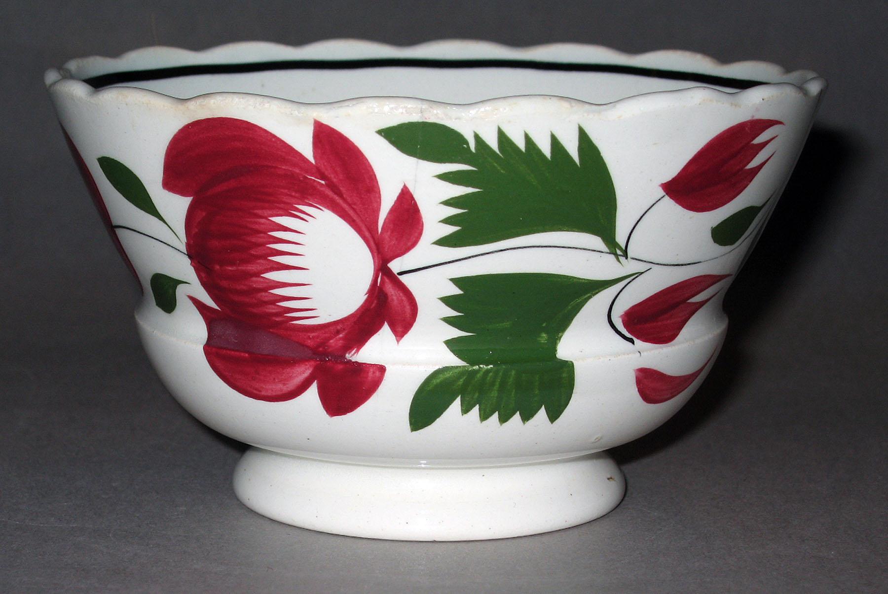 1967.1116.005 Pearlware teabowl