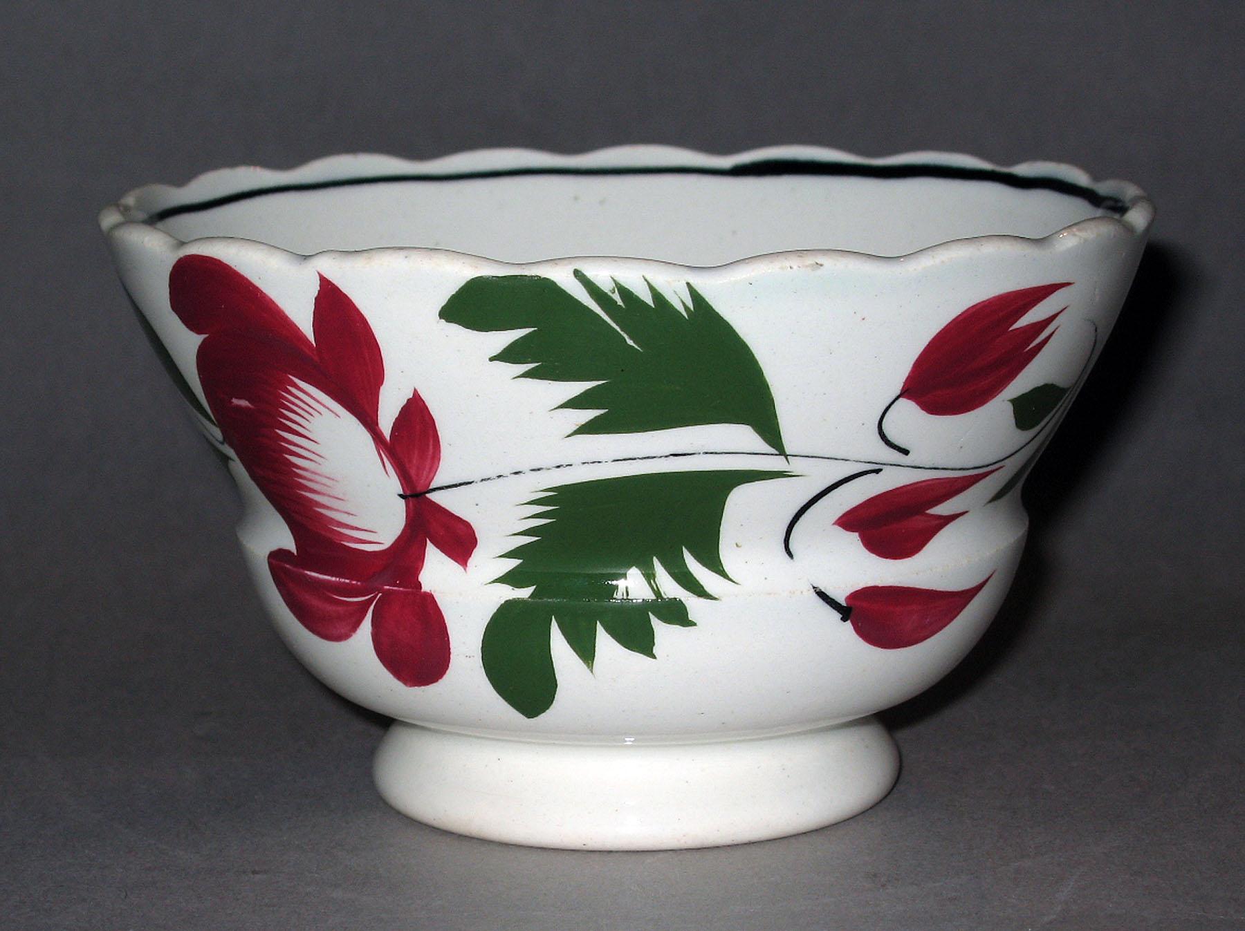 1967.1116.006 Pearlware teabowl