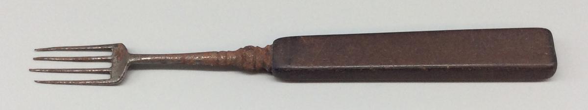 1967.1136.005 Fork, view 1