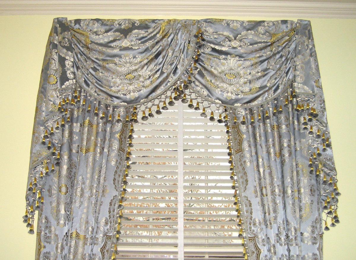 1967.1140.001 valance
